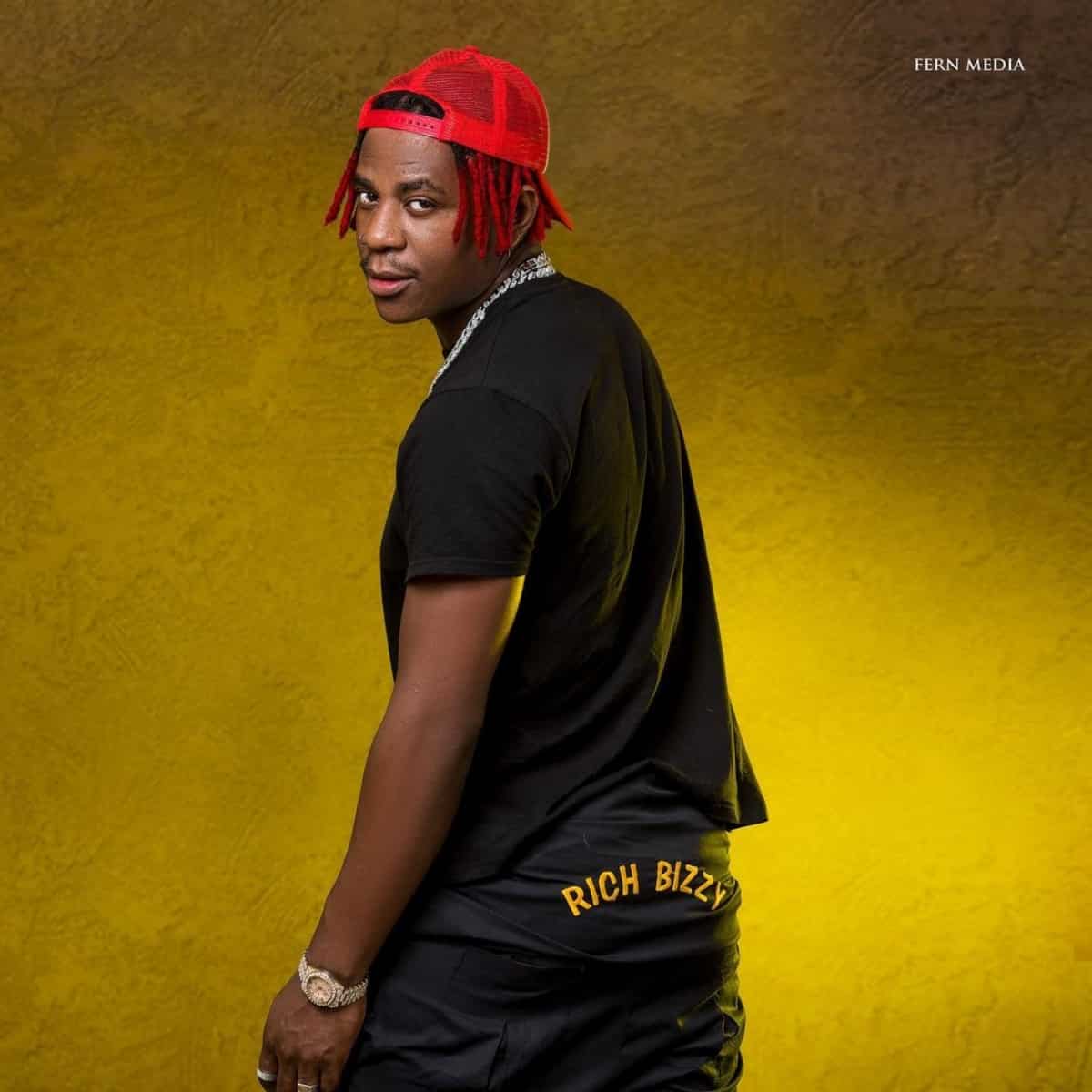 DOWNLOAD: Rich Bizzy – “Ungayende Kumunzi So” Mp3