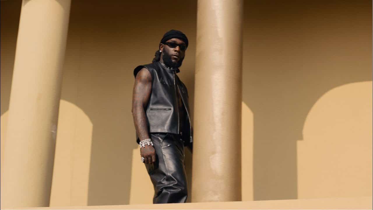 DOWNLOAD VIDEO: Burna Boy Ft Seyi Vibez – “Giza” Mp4